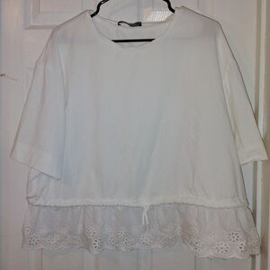 Simplee Apparel White Lace Trim Crop Top PTP 28"
